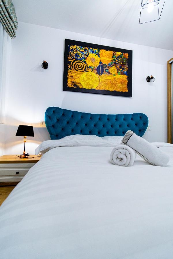 Lighthouse Central Apt With Unique Views Of The Fortress, Free Parking, 5 Min By Car From The Old Town Apartment Brasov Bagian luar foto
