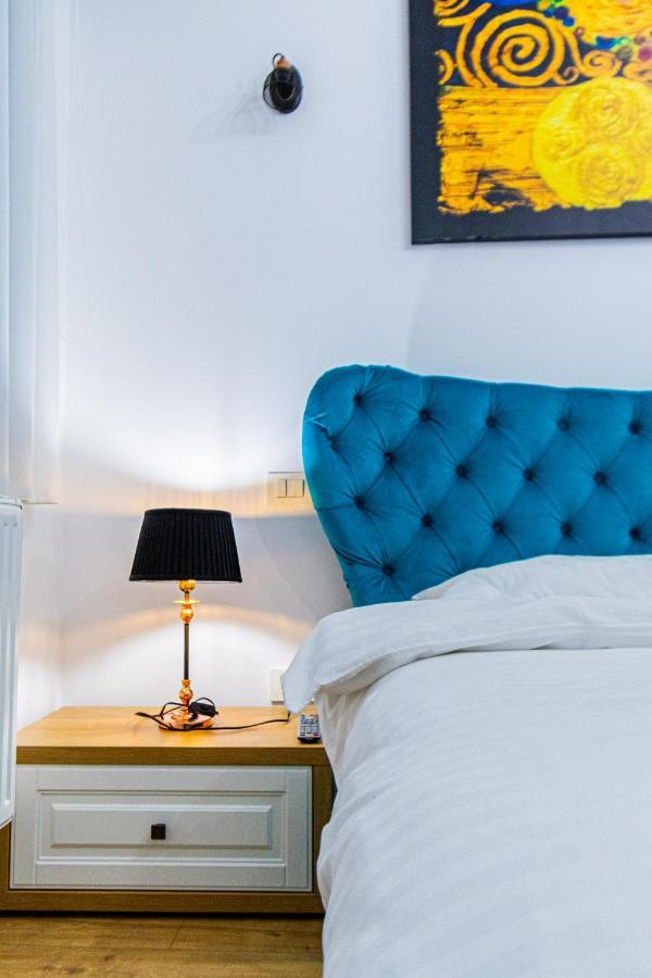 Lighthouse Central Apt With Unique Views Of The Fortress, Free Parking, 5 Min By Car From The Old Town Apartment Brasov Bagian luar foto
