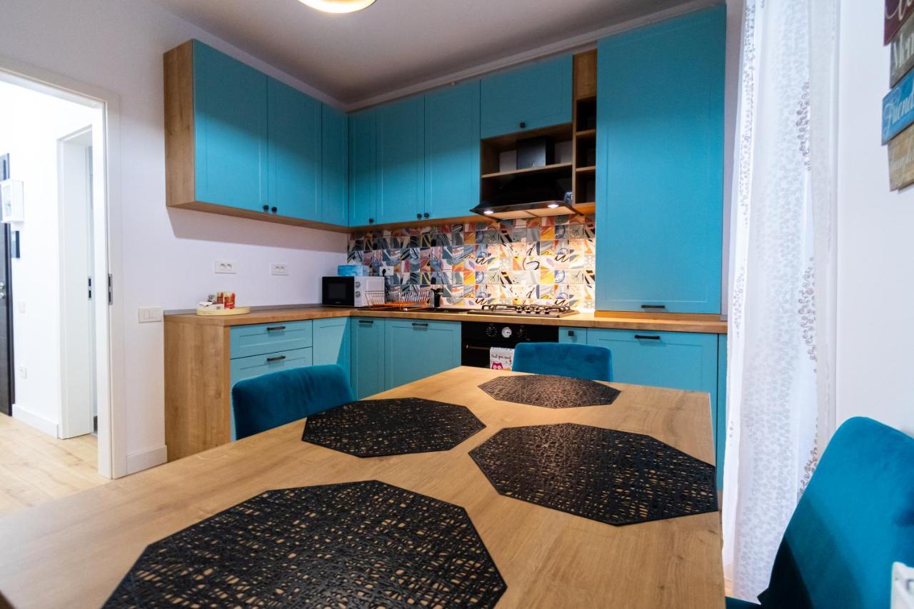 Lighthouse Central Apt With Unique Views Of The Fortress, Free Parking, 5 Min By Car From The Old Town Apartment Brasov Bagian luar foto